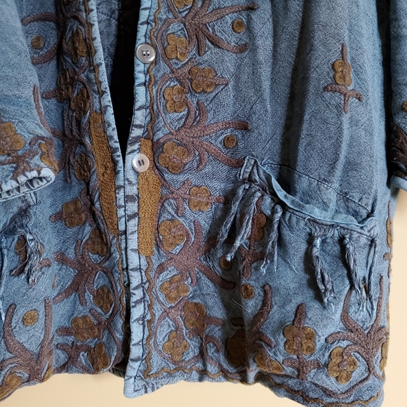 Embroidered Quilted Jacket - Picture 3 of 3
